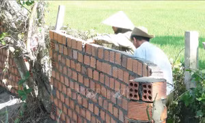 Nhà trái phép ồ ạt 'mọc lên' chờ tiền đền bù