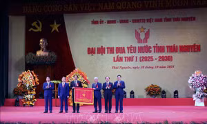 Thi đua cần đặt lợi ích nhân dân, dân tộc lên trên hết