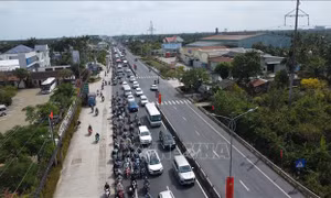 Áp lực giao thông tuyến cao tốc phía Đông hướng đi TP Hồ Chí Minh tăng cao