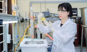 Người 'thắp lửa' đam mê khoa học cho thế hệ trẻ