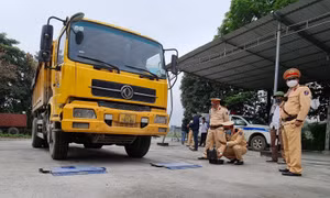 Nhiều địa phương tái diễn nạn xe chở quá tải