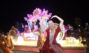 Carnival đường phố Sun Fest 'khai tiệc' mùa hè sôi động ở Đà Nẵng