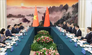 Chủ tịch Quốc hội Vương Đình Huệ hội kiến Chủ tịch Chính hiệp toàn quốc Trung Quốc Vương Hộ Ninh