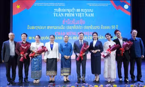 Nhịp cầu văn hoá gắn kết Việt - Lào