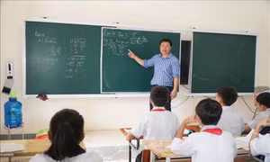 UBND tỉnh Nghệ An giao Sở Giáo dục và Đào tạo tuyển dụng, tiếp nhận và điều động giáo viên