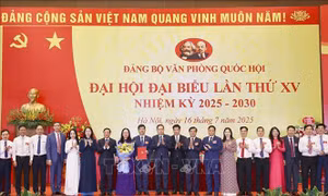 Chủ tịch Quốc hội Trần Thanh Mẫn dự Đại hội Đảng bộ Văn phòng Quốc hội