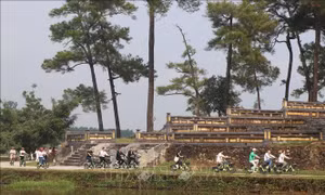 Khai trương tuyến du lịch xanh tại lăng vua Gia Long