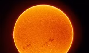 Các nhà khoa học Nga phát hiện đám mây plasma bí ẩn trên Mặt Trời
