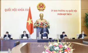 Bế mạc Phiên họp thứ 8 của Ủy ban Thường vụ Quốc hội