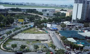 Đề xuất làm bãi đậu xe tạm tại sân bay Tân Sơn Nhất để phục vụ Tết