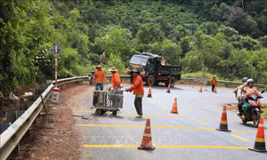 Sửa chữa nhiều đoạn, vị trí hư hỏng trên Quốc lộ 28