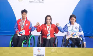 ASEAN Para Games 13: 'Kình ngư' Vi Thị Hằng phá kỷ lục 100m bơi ngửa