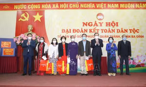 Chủ tịch Quốc hội dự Ngày hội Đại đoàn kết toàn dân tộc tại phường Quán Thánh, Hà Nội