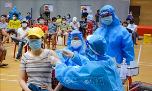 Tổng hợp COVID-19 ngày 16/9: Có 5.750 ca nặng đang điều trị; Hỗ trợ miễn, giảm thuế, phí, lệ phí