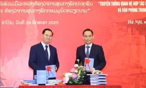 Phát hành sách về quan hệ hợp tác giữa Văn phòng Trung ương với Văn phòng Trung ương Đảng Nhân dân cách mạng Lào