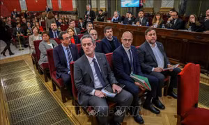 Năm cựu thủ lĩnh vùng Catalonia được dự phiên họp khai mạc Quốc hội Tây Ban Nha