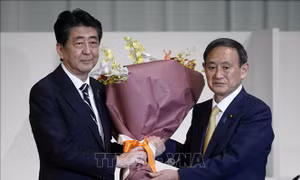 Nội các của Thủ tướng Abe đồng loạt từ chức