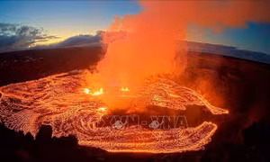 Núi lửa Kilauea ở Hawaii phun trào, giải phóng lượng lớn khí độc và dung nham