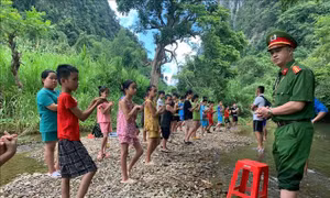Độc đáo 'Lớp học Công an xã' dành cho thanh thiếu nhi vùng sâu, vùng xa