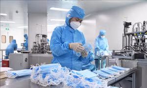 WTO: 80 quốc gia và vùng lãnh thổ hạn chế xuất khẩu khẩu trang và các mặt hàng chống dịch COVID-19