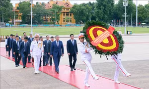 Thủ tướng Campuchia vào Lăng viếng Chủ tịch Hồ Chí Minh