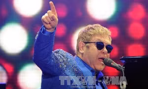 Elton John lên kế hoạch lưu diễn thế giới và ra mắt album mới