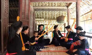Lưu giữ làn điệu Then trên quê hương cách mạng