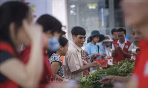 Hỗ trợ trên 562.000 lượt người với tổng giá trị hơn 434 tỷ đồng trong 'Tháng Nhân đạo'