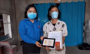 Truy tặng Huy hiệu 'Tuổi Trẻ dũng cảm' cho một ấp đội trưởng