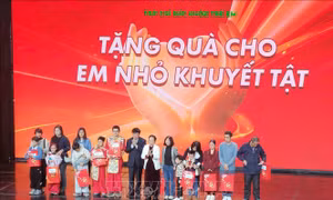 Tôn vinh những tấm lòng nhân ái vì trẻ em khuyết tật