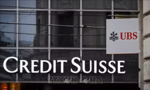 Cổ đông của Credit Suisse đệ đơn kiện sau vụ sáp nhập với UBS