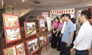 Trưng bày 60 bức ảnh về 'Nơi Bác dừng chân - Trường Dục Thanh Phan Thiết'
