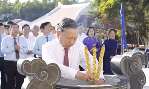 Tổng Bí thư Tô Lâm dâng hương tại Tây Ninh và TP Hồ Chí Minh