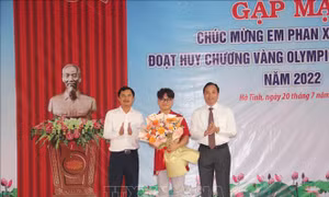 Hà Tĩnh biểu dương học sinh giành Huy chương vàng Olympic Hóa học Quốc tế