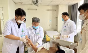 Bệnh viện Bà Rịa kích hoạt báo động đỏ cấp cứu thành công bệnh nhân đứt lìa tay