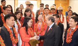 Cán bộ, công chức, viên chức trẻ phải vừa 'hồng', vừa 'chuyên'