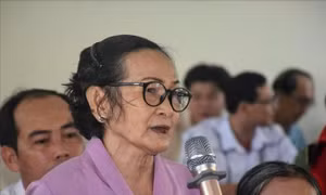 Nữ thương binh nặng lòng với các nạn nhân da cam