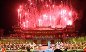 Lung linh sắc màu trong đêm khai màn Tuần lễ Festival Huế 2022