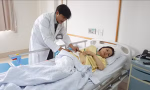 Cắt bỏ quả thận 'dư' cho người phụ nữ có 3 quả thận