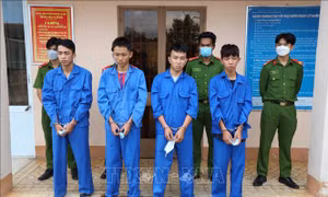 Bắt nhóm thanh niên gây rối trật tự công cộng, dùng công cụ hỗ trợ xử lý mâu thuẫn