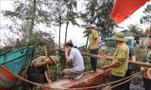 Ứng phó bão số 5: Thanh Hoá di dời khẩn cấp người dân ra khỏi các khu vực nguy hiểm
