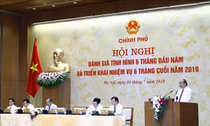 Thủ tướng chủ trì Hội nghị trực tuyến Chính phủ với các địa phương