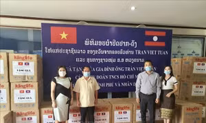 Cộng đồng người Việt tiếp tục chung tay cùng Chính phủ Lào chống dịch
