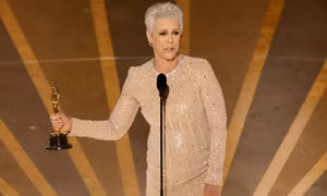 Oscar 2023: Minh tinh Jamie Lee Curtis đoạt tượng vàng đầu tiên trong sự nghiệp 