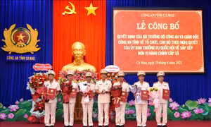 Công an tỉnh Cà Mau công bố các quyết định về công tác cán bộ