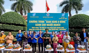 'Gian hàng 0 đồng' chăm lo người nghèo khu vực biên giới biển dịp Quốc khánh 2/9