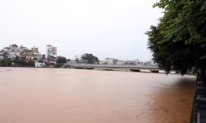 Lạng Sơn: Khẩn trương di dời dân, tài sản khi lũ sông Kỳ Cùng dâng cao