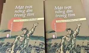 Đọc trường ca 'Mặt trời nồng ấm trong tim' của Châu La Việt