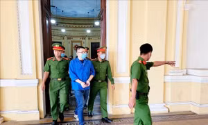 Xét xử bị cáo Nhâm Hoàng Khang: Trả hồ sơ để điều tra bổ sung