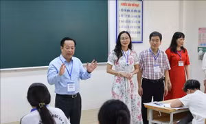 Giám đốc Sở Giáo dục và Đào tạo Hà Nội kiểm tra công tác an toàn thi vào lớp 10 